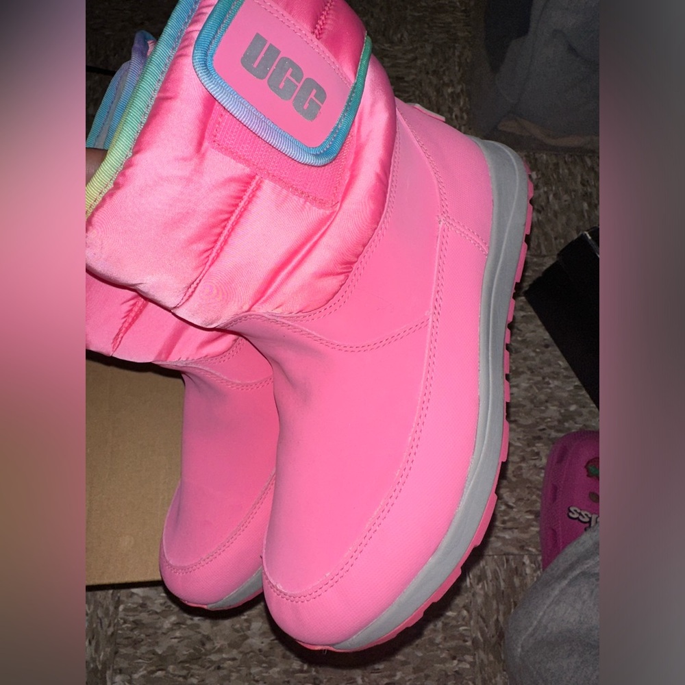 Ugg toty rainbow weather waterproof boots like new EUC - Picture 5 of 8
